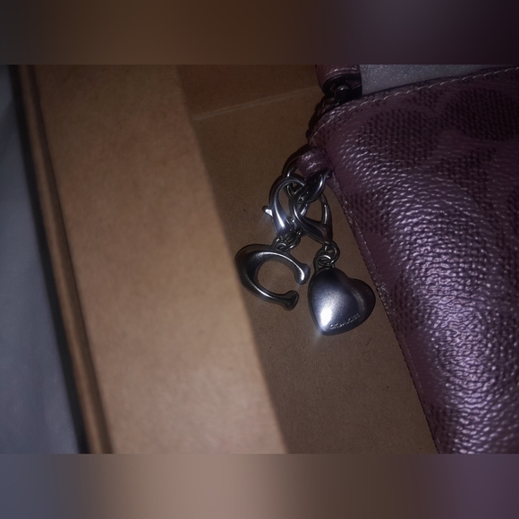 New Coach Wristlet In Shimmery Pink Sign.With Charms NWT In Gift Box - Picture 4 of 10